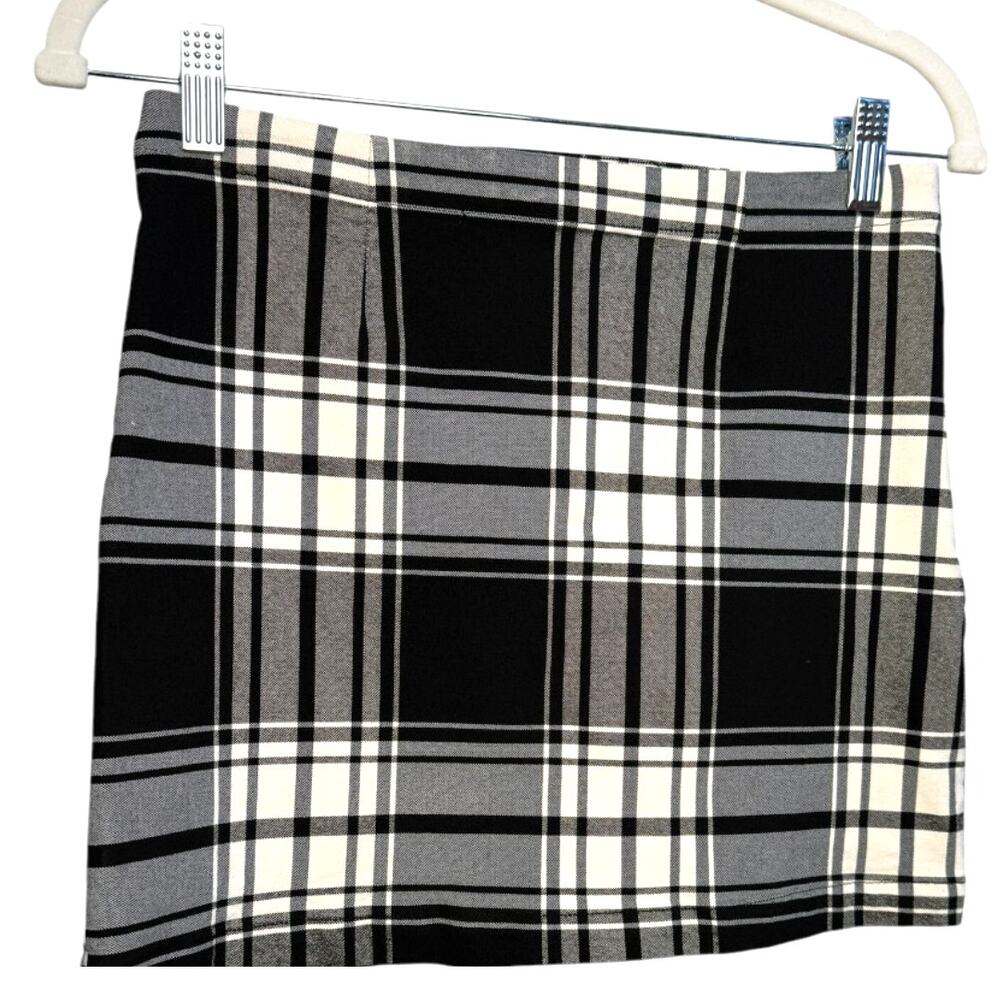 Urban Outfitters Black & White Plaid Stretch Mini Skirt